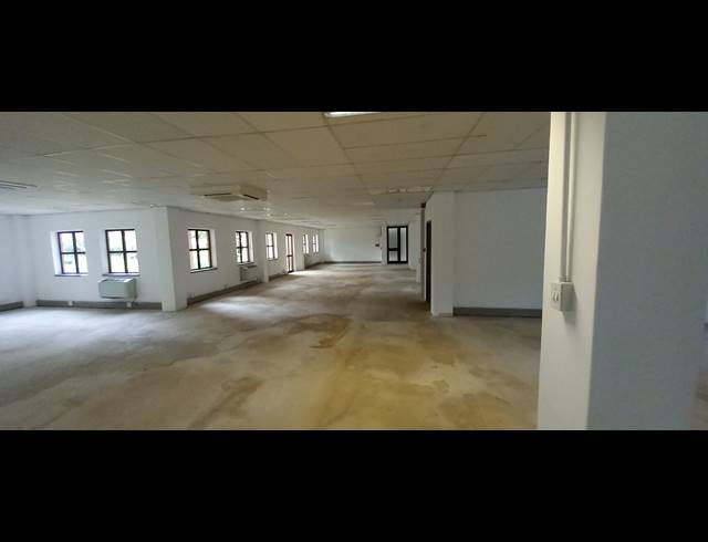 1,485M² OFFICE TO LET IN WOODMEAD